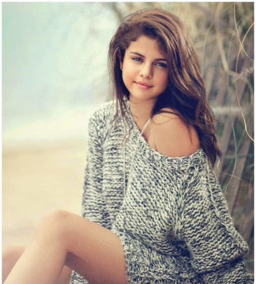 Selena Gomez hot pic no 22