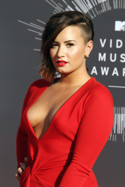 Demi Lovato (334)