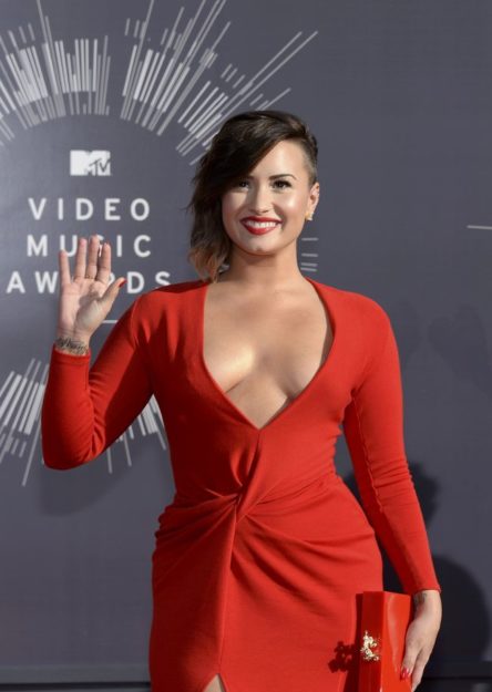 Demi Lovato (39)