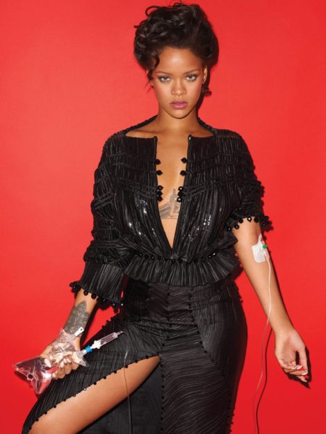 Rihanna Attire Hot & Sexy Photo (14)