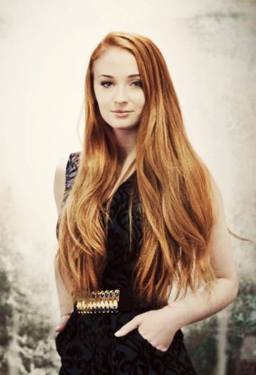 30 Mind-blowing Sophie Turner Photos which is hot and best!
