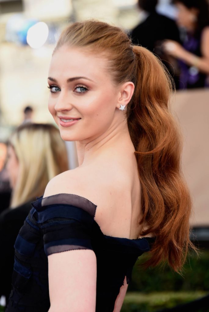 30 Mind-blowing Sophie Turner Photos which is hot and best!