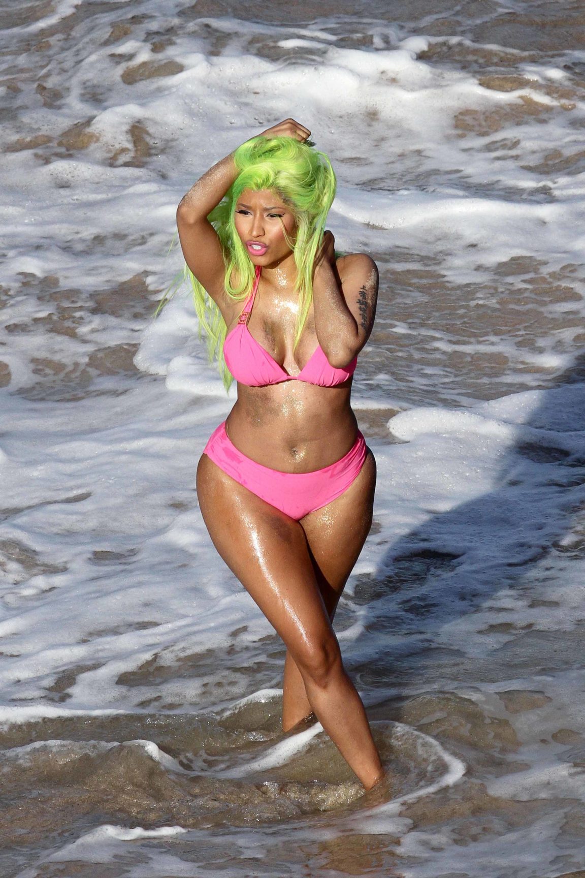 Nicki Minaj Exquisitely hot Bikini (19) .