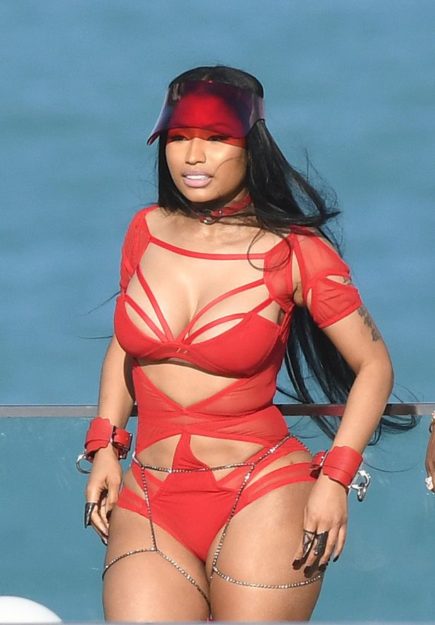 Nicki Minaj Exquisitely hot Bikini (30)