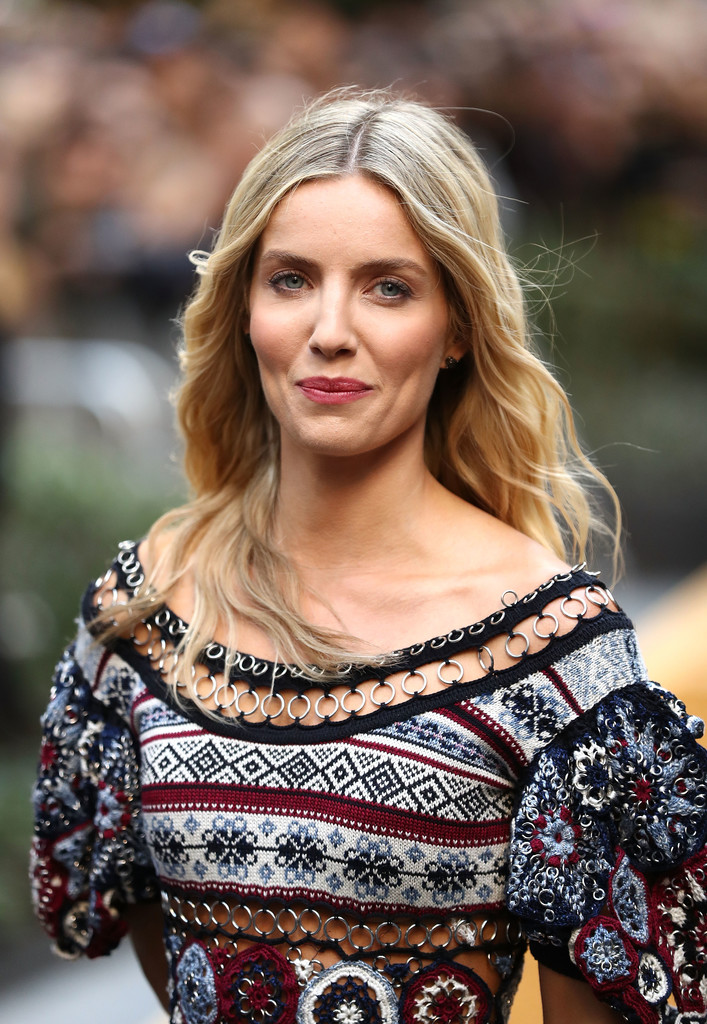 32 exquisitely Sexy Annabelle Wallis photos | Half Nude pics