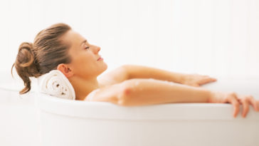 what is the best material for a bathtub