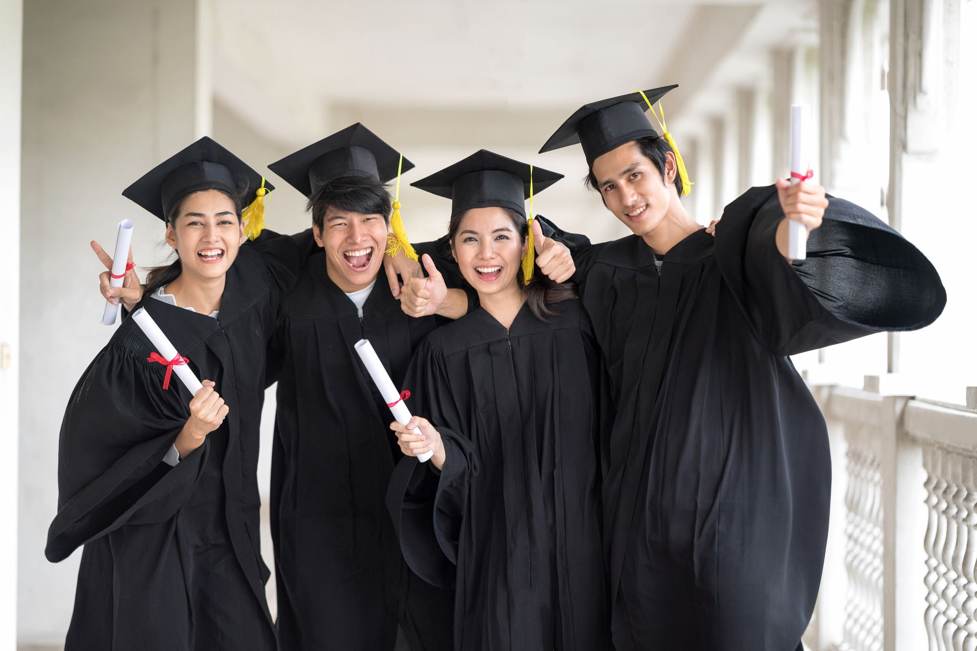 Top 10 Tips To Throw An Unforgettable High School Graduation Party