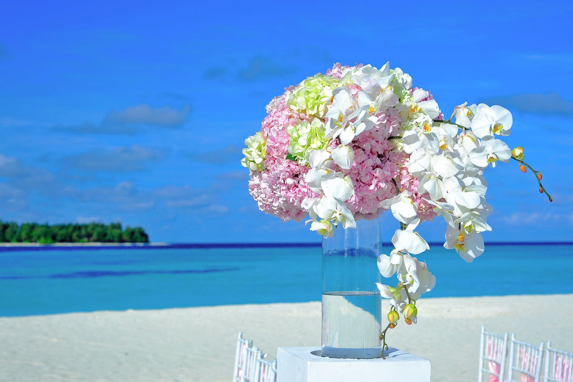 wedding flowers on beach