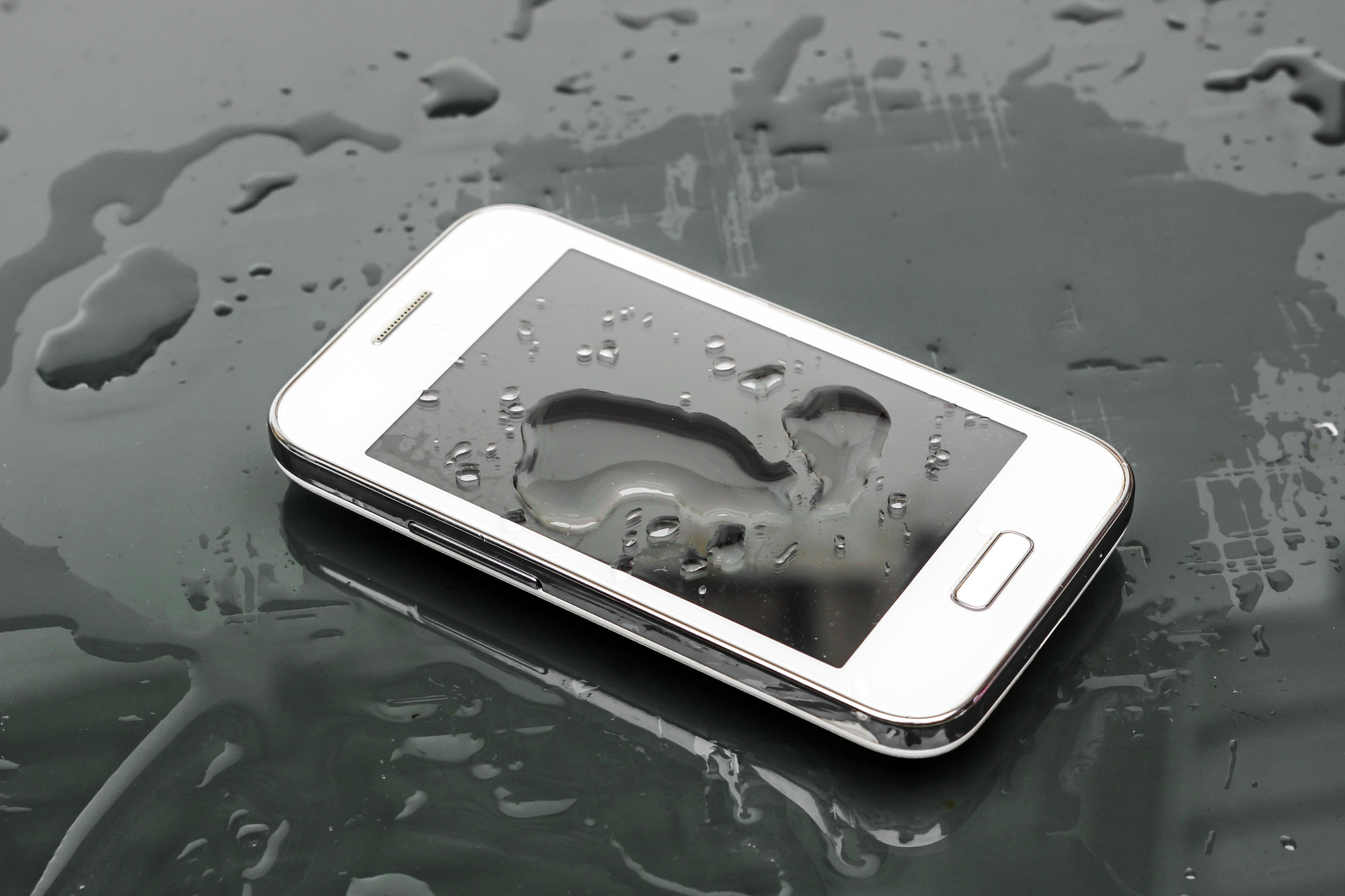 First Aid for a Wet Phone with Charging Issues